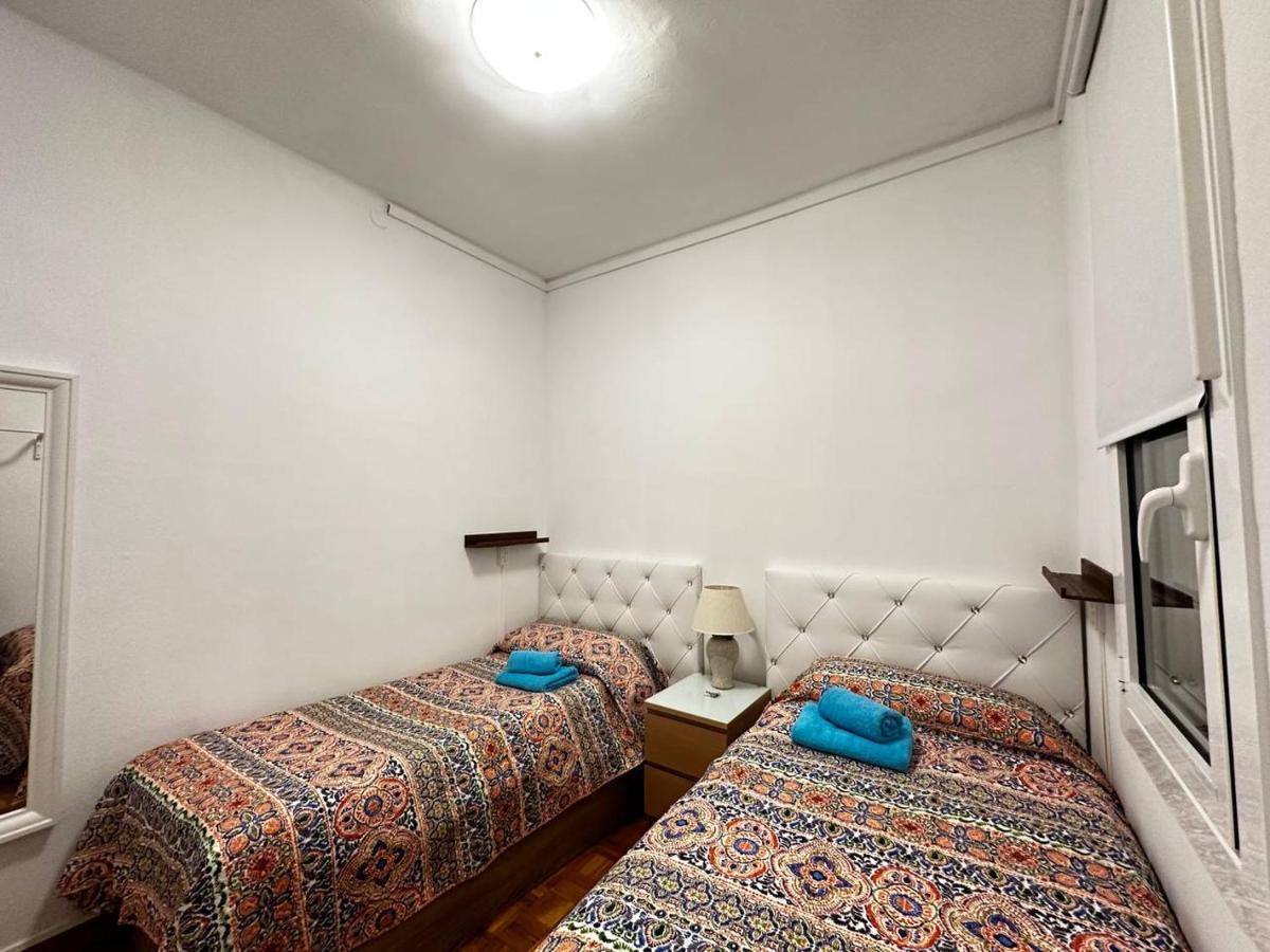 Rooms Nuevo Roger Барселона Экстерьер фото